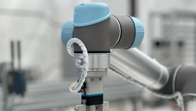 Comment concevoir un bras robotique extensible?