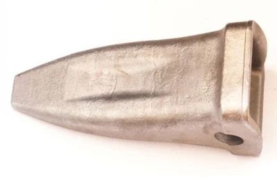 Dents de godet d'excavatrice moulées ou forgées : lesquelles devriez-vous utiliser ?